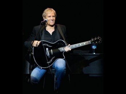 Michael Bolton cancella il tour per problemi di salute: operato d'urgenza